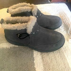 New never worn ankle boots Size 71/2